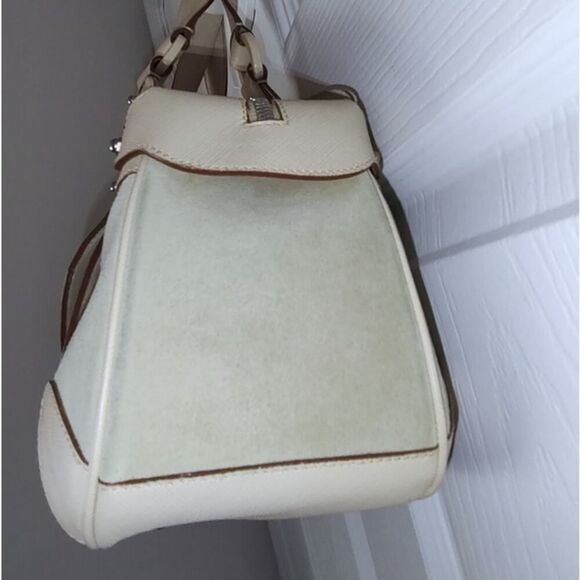 Ferragamo suede gancini shoulder bag EUC - Picture 4 of 10